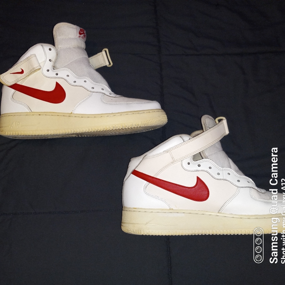 NIKE AIR FORCE ONES